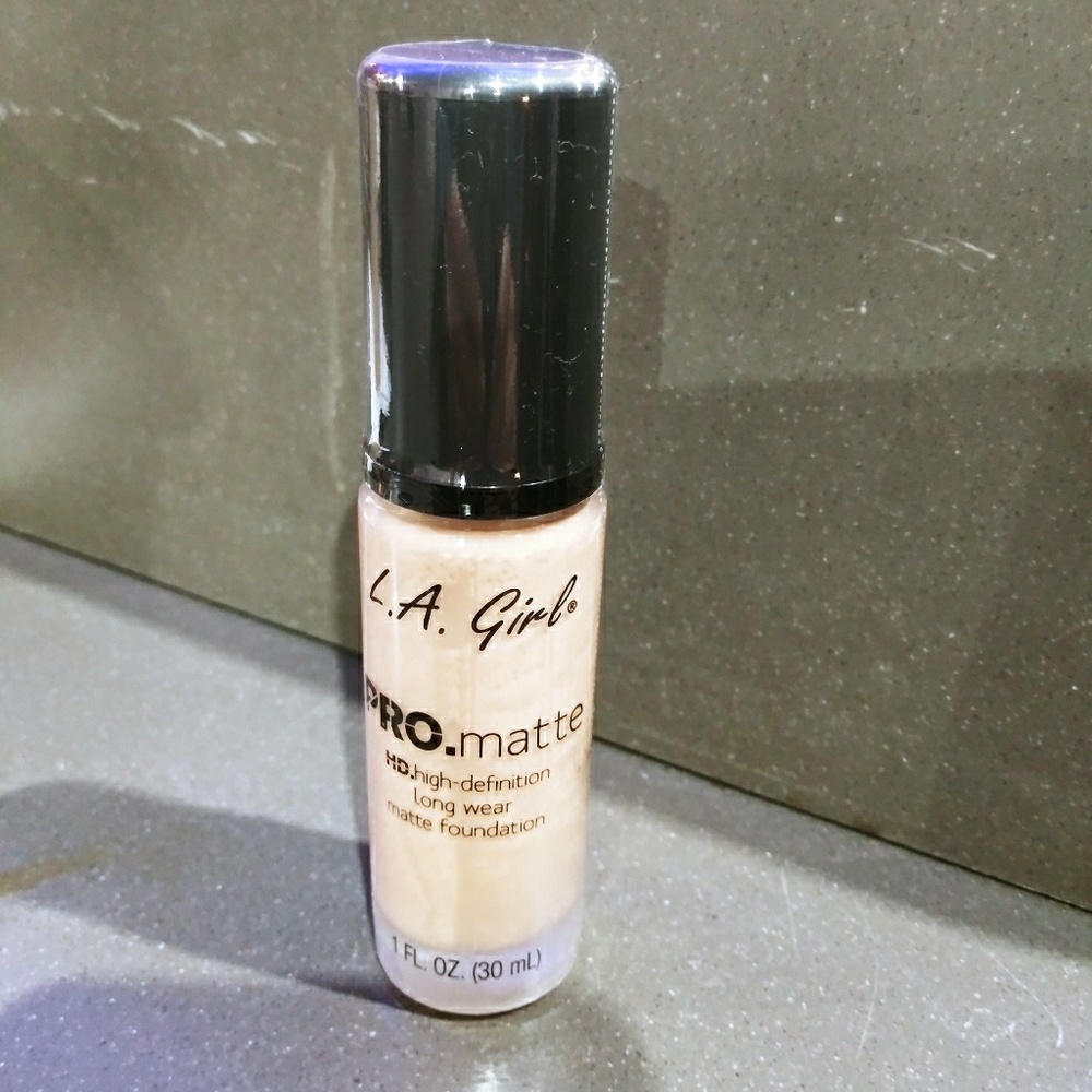 👸👸💄L.A . girl pro matte HD fondation (sand)  💄